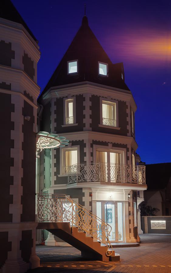 Castello Boutique Hotel Čačak Dış mekan fotoğraf