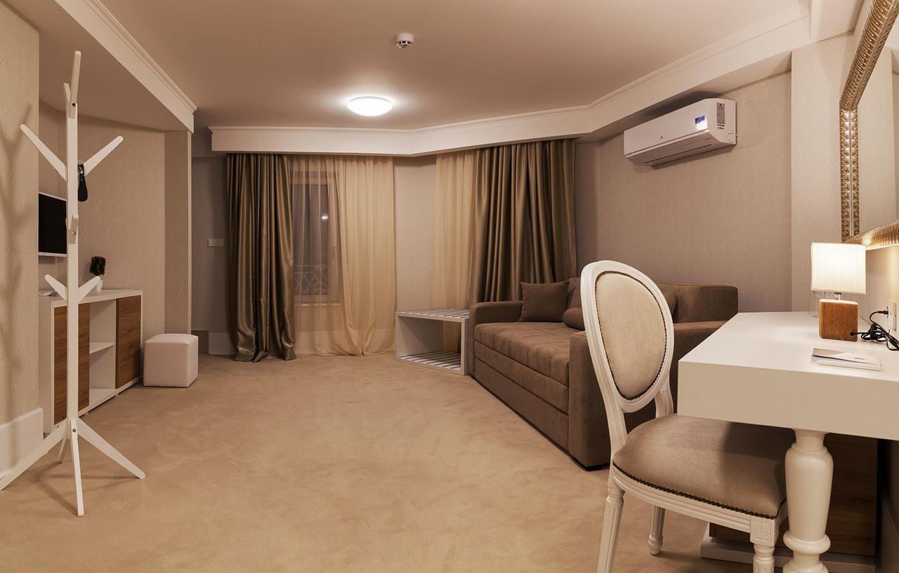 Castello Boutique Hotel Čačak Dış mekan fotoğraf